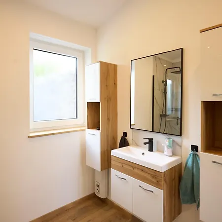 Petry Lutzerath-moderne Mit Klima, Terrasse & E-ladestation Apartamento Lutzerath