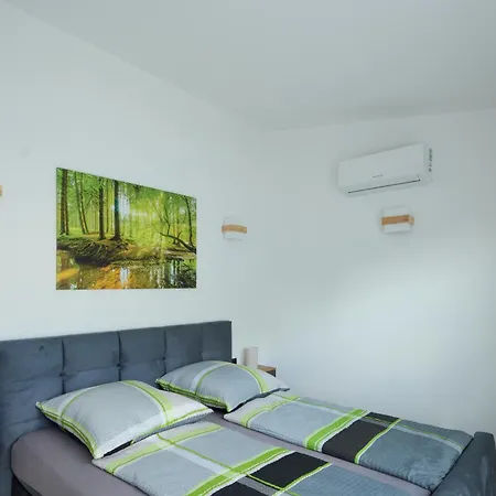 Petry Lutzerath-moderne Mit Klima, Terrasse & E-ladestation Apartamento Lutzerath